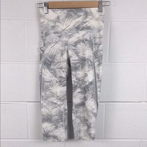 Lululemon women’s pace perfect crop legging